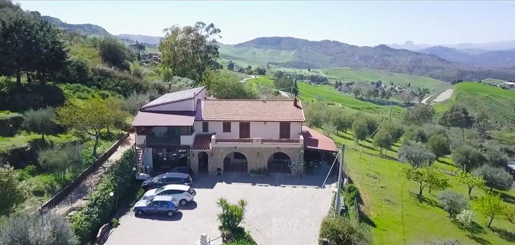 B&B Profumi Di Sicilia Сан-Катальдо Экстерьер фото
